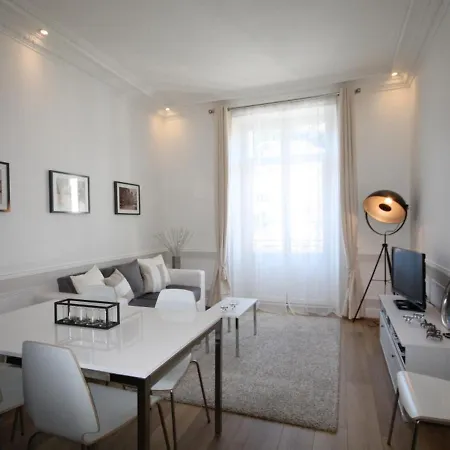 Apartment Magnifique T2 Avec Wifi En Centre, 1 Chambre, 3 Etoiles - Fr-1-608-85